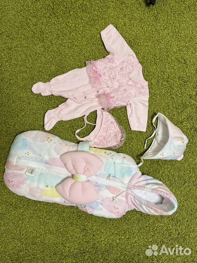 Комплект на выписку для девочки