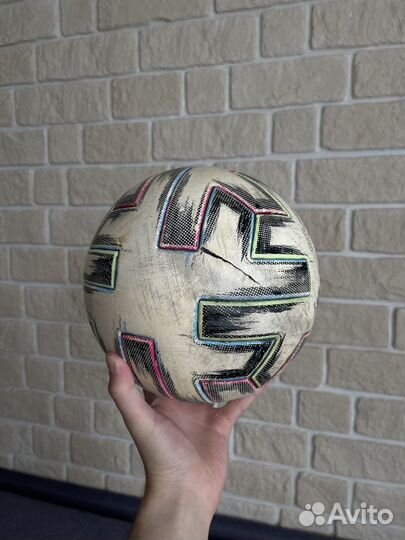 Футбольный мяч Adidas Uniforia