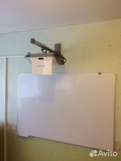 Установка проектора, экрана, скс