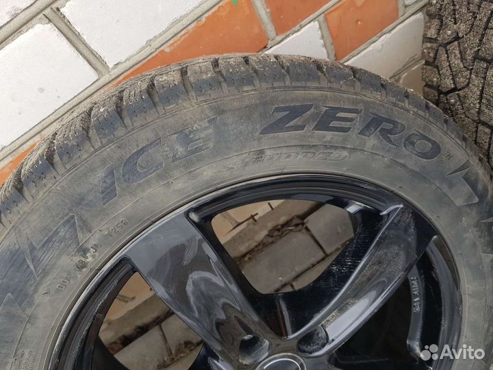Pirelli Scorpion Ice Zero 2 255/55 R17