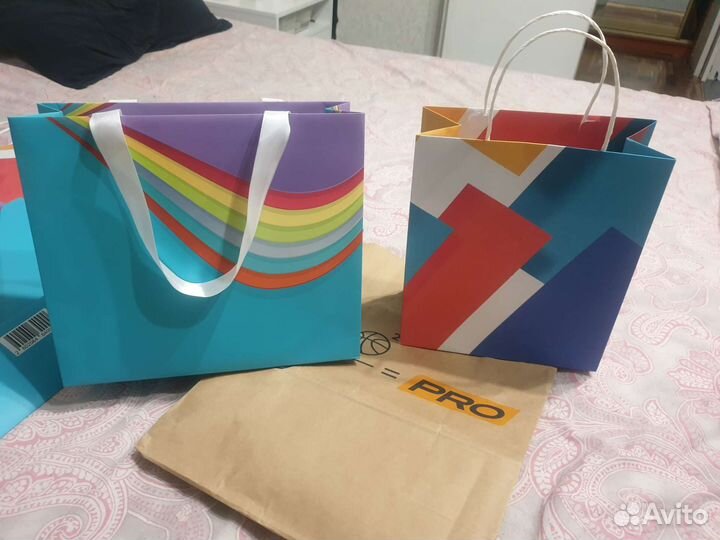 Подарочные пакеты, сумочки