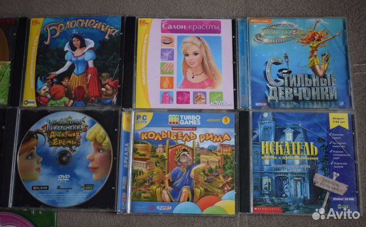 Диски с компьютерными играми разных жанров