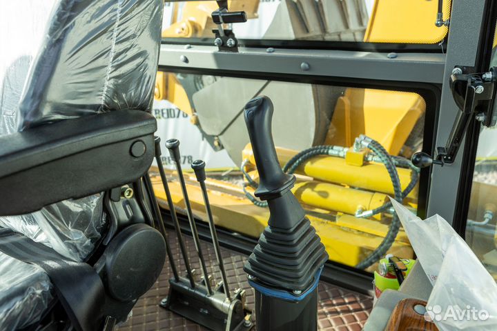 Экскаватор-погрузчик LGCM LGB88, 2023