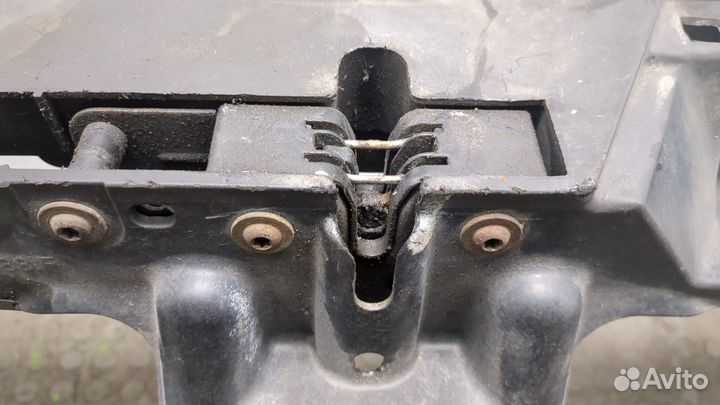 Рамка передняя Volkswagen Jetta 5