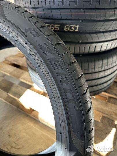 Pirelli P Zero PZ4 315/30 R22 и 295/35 R21 107Y