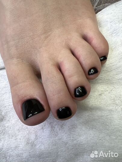 Маникюр и педикюр