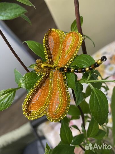 Брошь из бисера