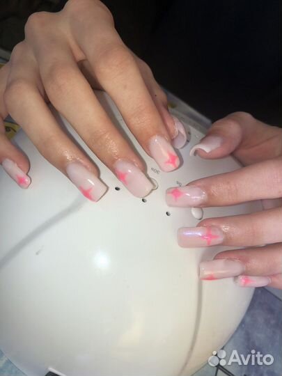 Модель на наращивание ногтей