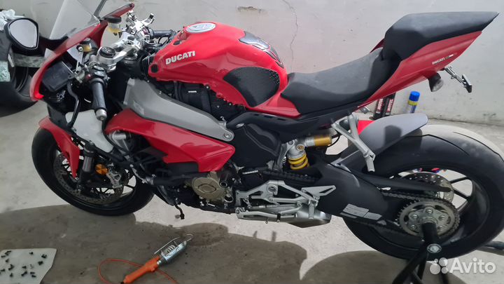Продам Ducati Panigale V4