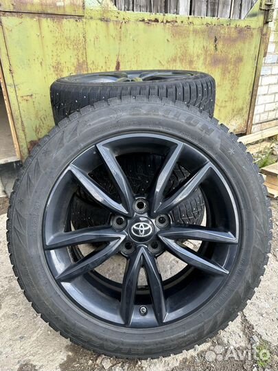 Оригинальные зимние колеса R17 Toyota Camry