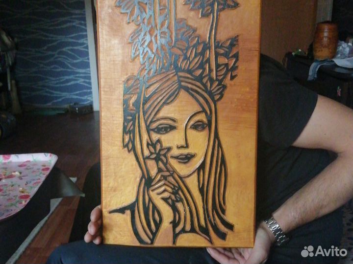 Картина деревянная резная