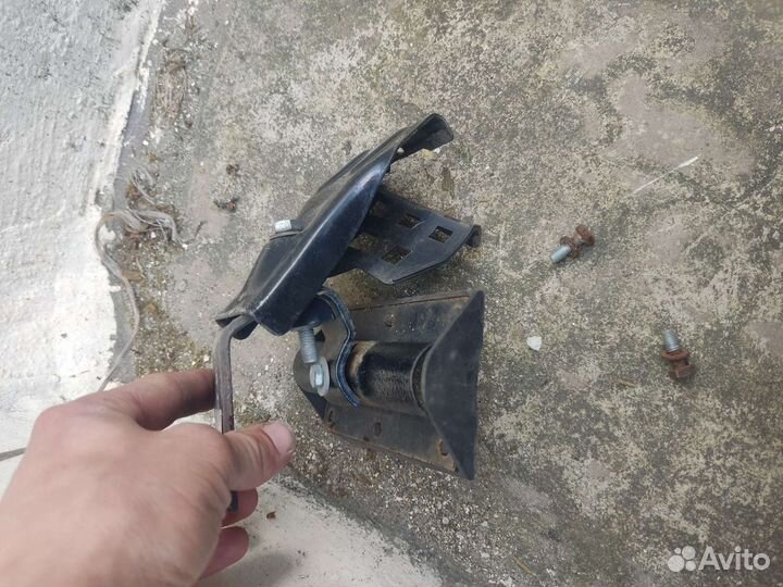 Универсальное крепление на крышу