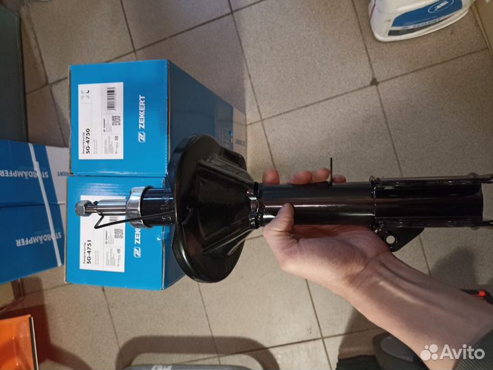 Амортизатор подвески задний Kia Carens 1, Shuma