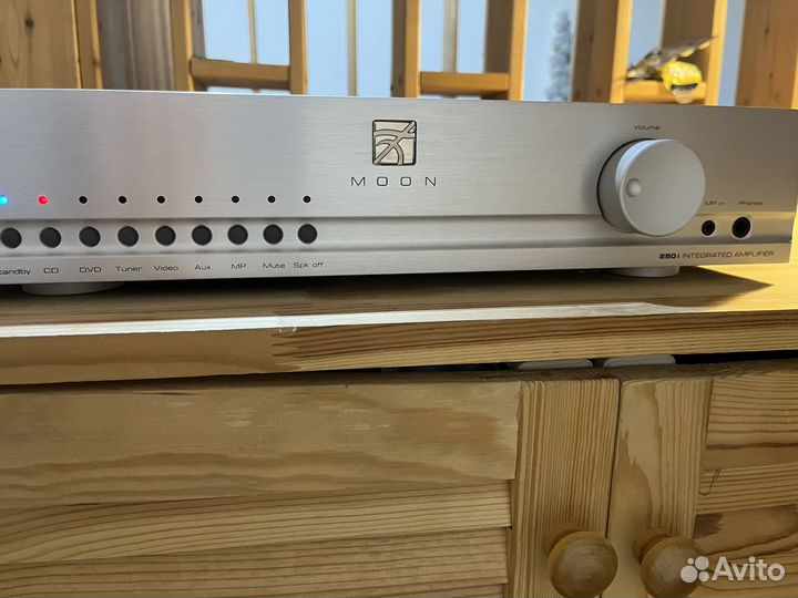Усилитель sim audio moon 250i