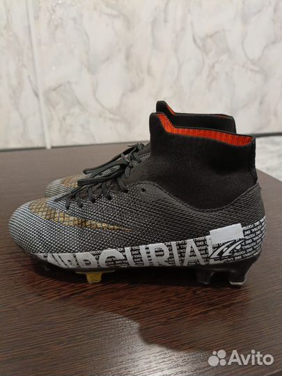 Футбольные бутсы