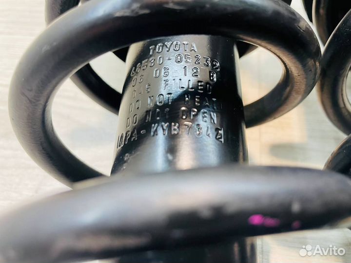 Амортизаторы задние Toyota Avensis 250