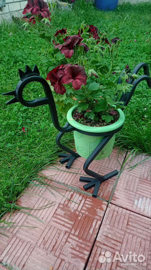 Подставка для цветов металлическая 1750