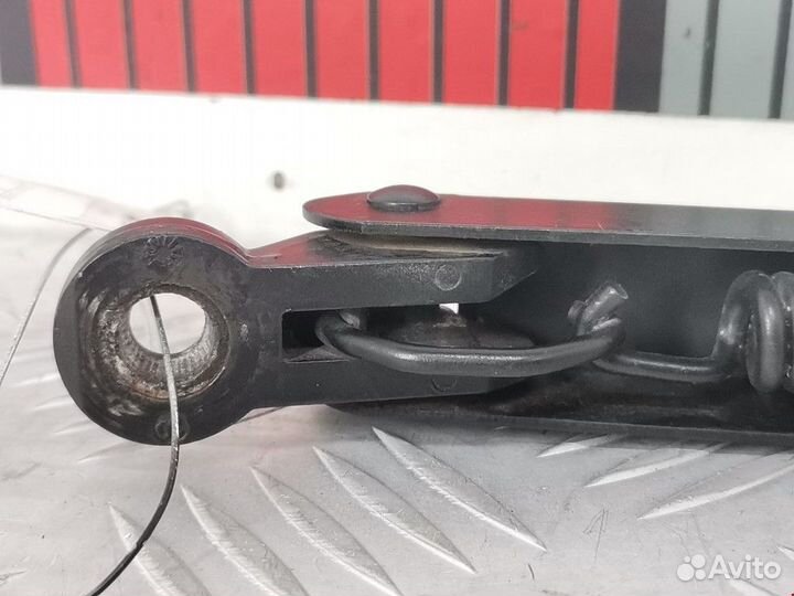 Щеткодержатель (поводок стеклоочистителя, дворник)