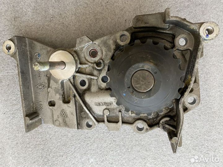 Помпа Nissan / насос / Комплект грм Рено