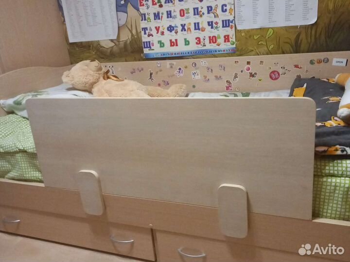 Бортик (ограничитель) для кровати