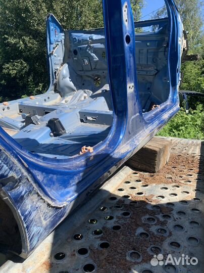 Пороги Toyota Yaris 2 2005-2012г