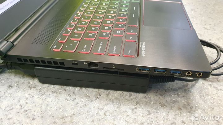 Ноутбук MSI GS63 7RD Stealth (97330) (р/ш/48/2)