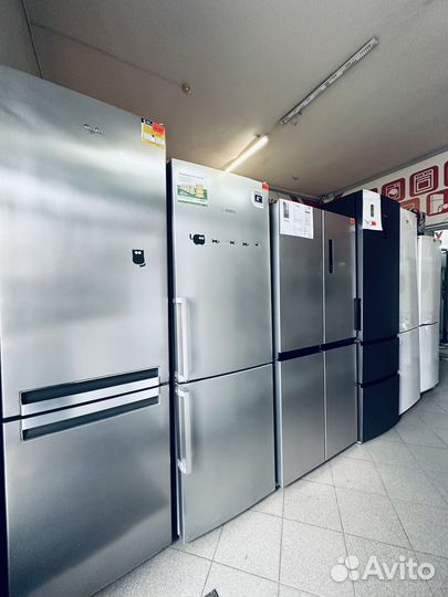 Холодильник большой