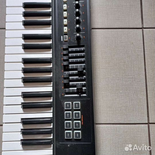 Синтезатор