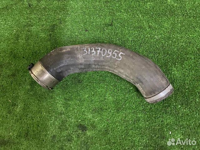 Volvo S60 XC60 патрубок интеркулера B4204T