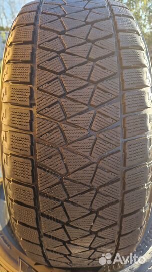 Bridgestone Blizzak DM-V2 255/55 R19 111T