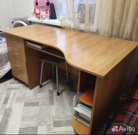 Письменный стол