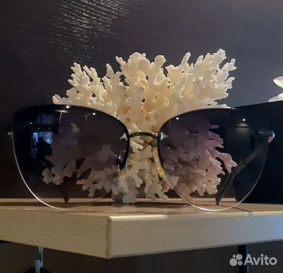 Солнечные очки женские