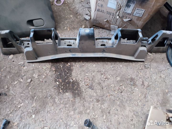 Citroen c3 picasso усилитель заднего бампера