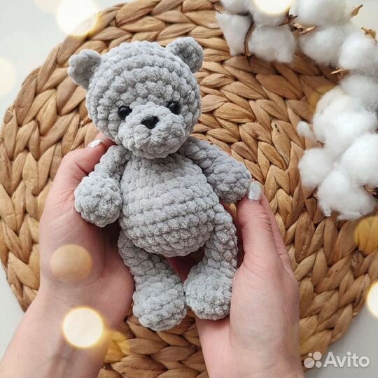 Вязаная игрушка мишка Тишка