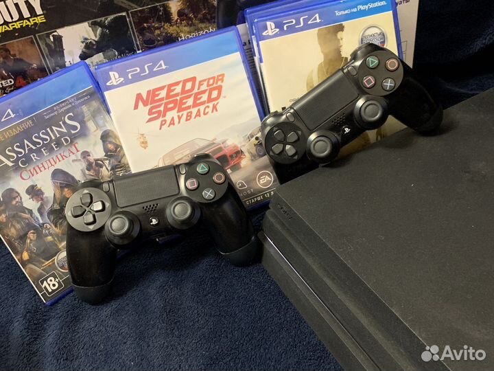 Sony PS4 pro 1tb,имеются 2 джостика версия 8.03