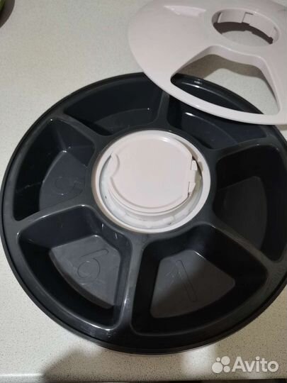 Кормушка автоматическая для кошек и собак