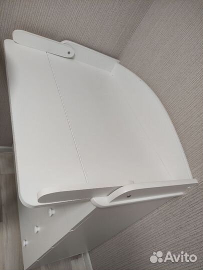 Кроватка с маятником и пеленальный комод