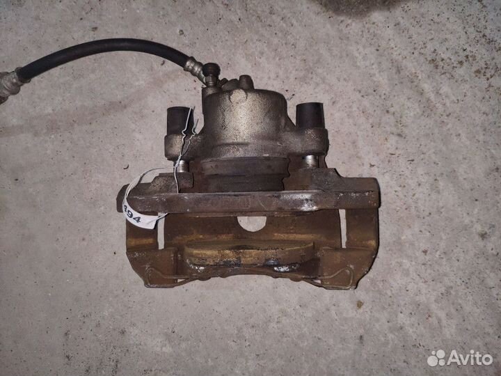 Суппорт тормозной передний правый Mazda 5 1