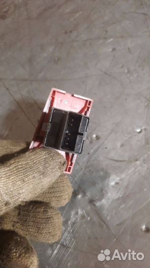 Кнопка аварийной сигнализации Opel Signum C 2004