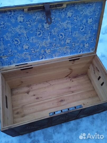 Сундук деревянный