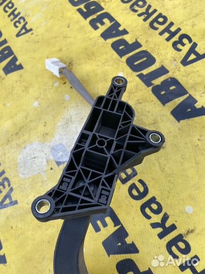 Педаль газа Chevrolet Aveo T250