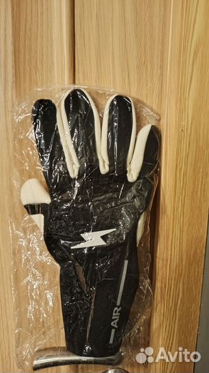 Футбольные перчатки spire