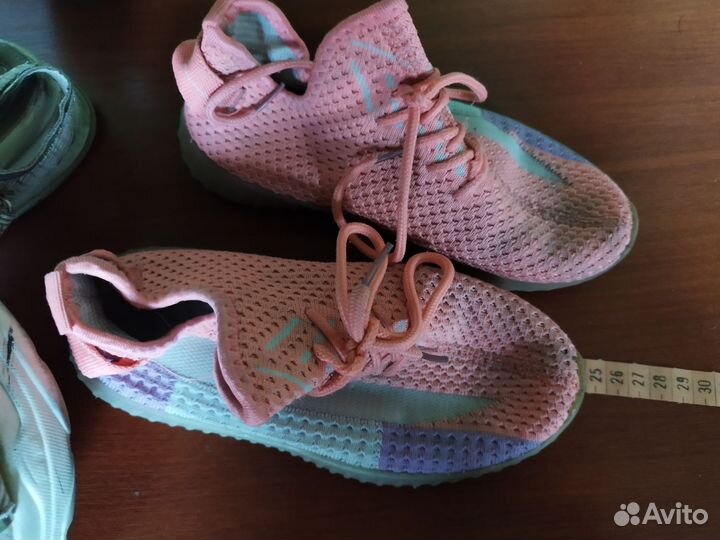 Комплект обуви на девочку