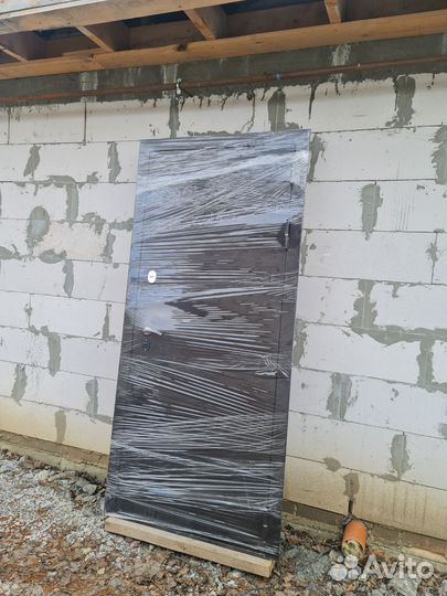 Металлическая дверь бу