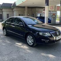 Volkswagen Passat 1.8 AMT, 2010, 115 914 км, с пробегом, цена 800 000 руб.