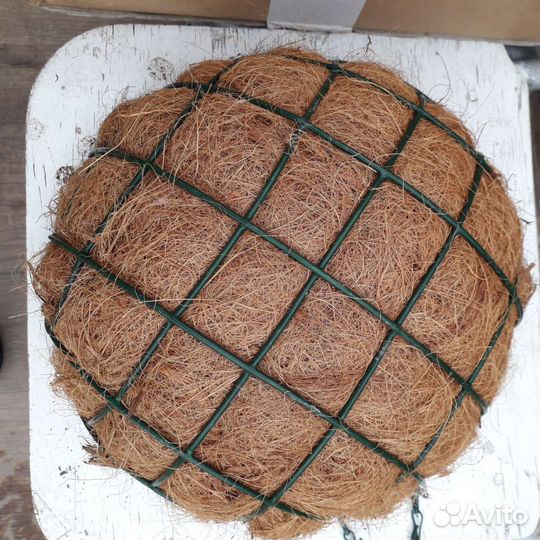 Подвесное кашпо для цветов