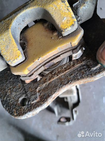 Суппорт задний левый Honda Inspire