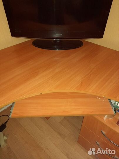 Стол компьютерный угловой с тумбочкой