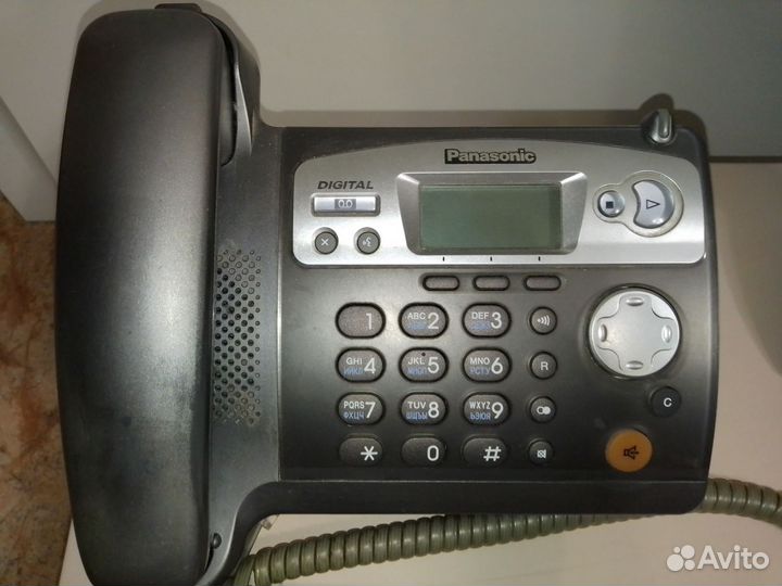 Телефонный аппарат с трубкой