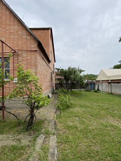 Дом 324,3 м² на участке 7,4 сот.